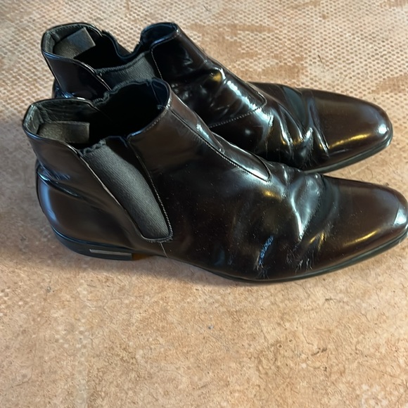 AUTH LUXURY PRADA LEATHER HALF-BOOTS - Picture 2 of 5